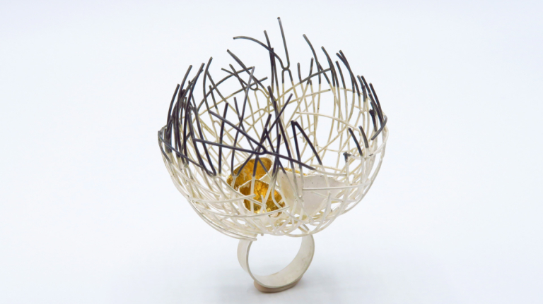 Work by jewelry student Tianyi Zhang earns International Design Award