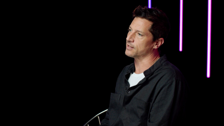Play Simon Rex video