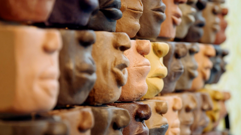 Play video of SCAD sculpture alumnus Masud Olufani